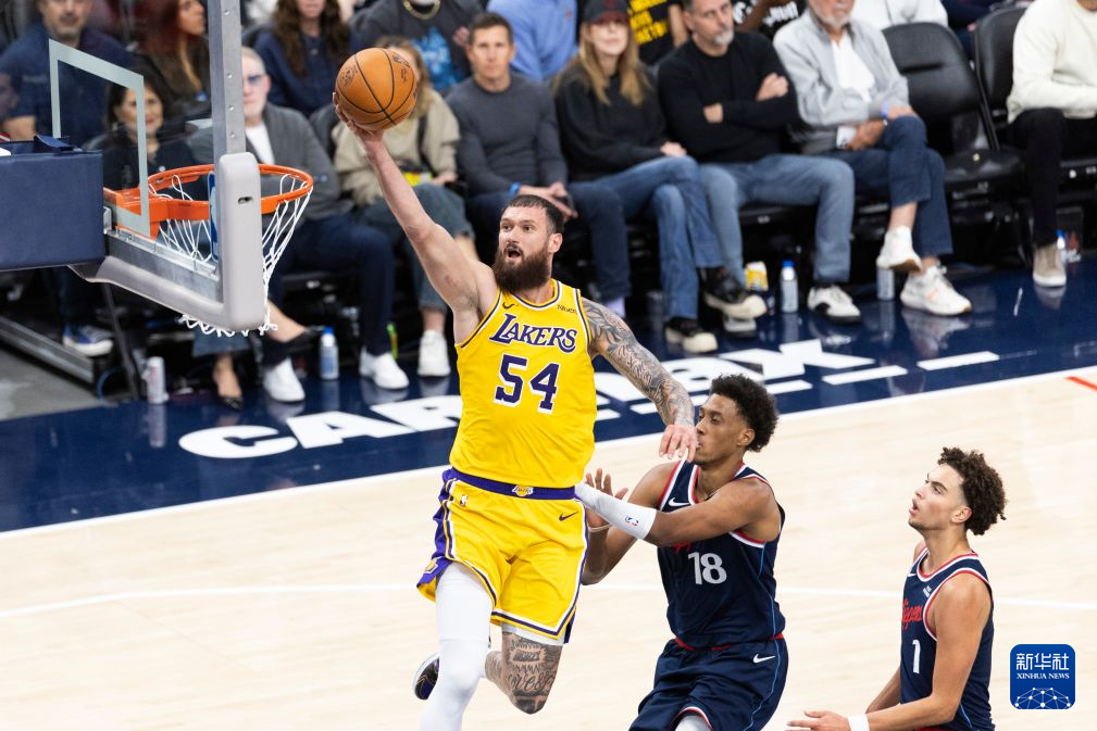 NBA常规赛：湖人胜快船